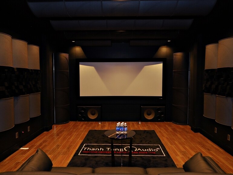 Thanh Thung Showrooms Vietnam CinemaRoundUltra_GEN_VMT_MultifuserWood_DC2_ViCloud3D_VicPattern_Reflex_2020_11.JPG